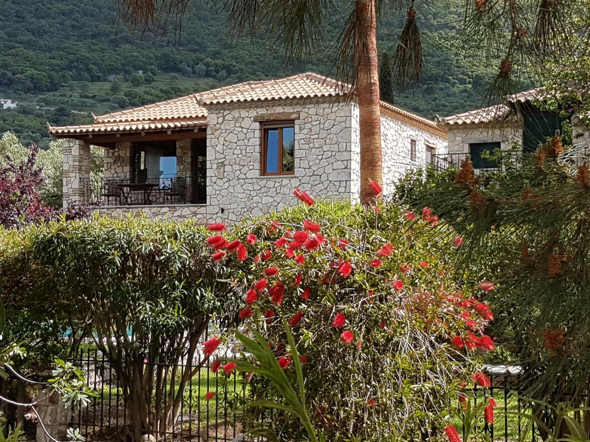 Castello Bellos Villas & Apartments Keri Eksteriør billede