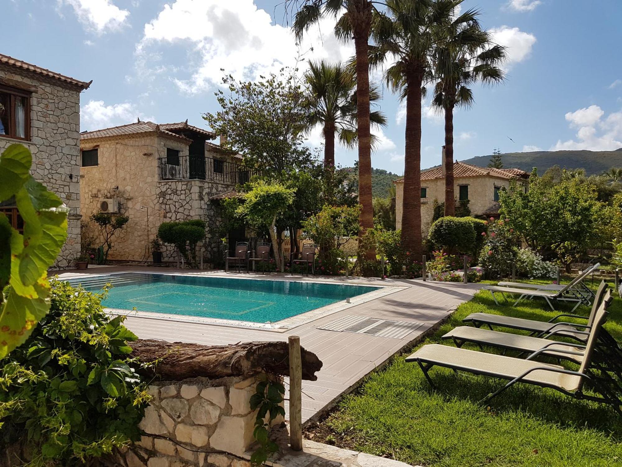 Castello Bellos Villas & Apartments Keri Eksteriør billede