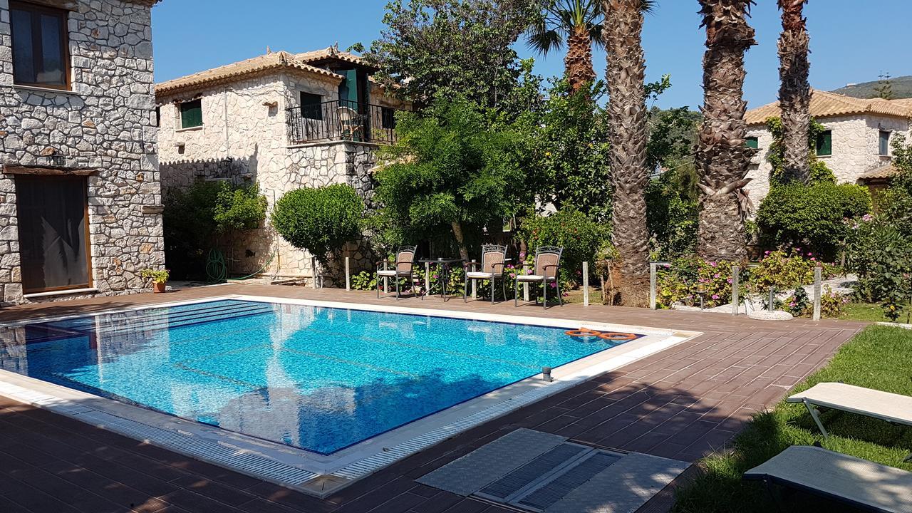 Castello Bellos Villas & Apartments Keri Eksteriør billede